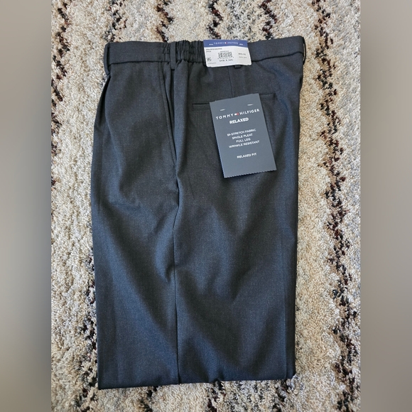 Tommy Hilfiger Mens Dress Pants 34x32 Wrinkle Free Charcoal Career $95 Relax Fit - Picture 2 of 6